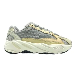 adidas Yeezy Boost 700 V2 Cream Pre-Owned