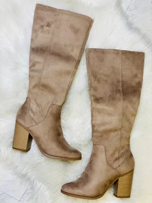 Make A Scene Boots: Taupe