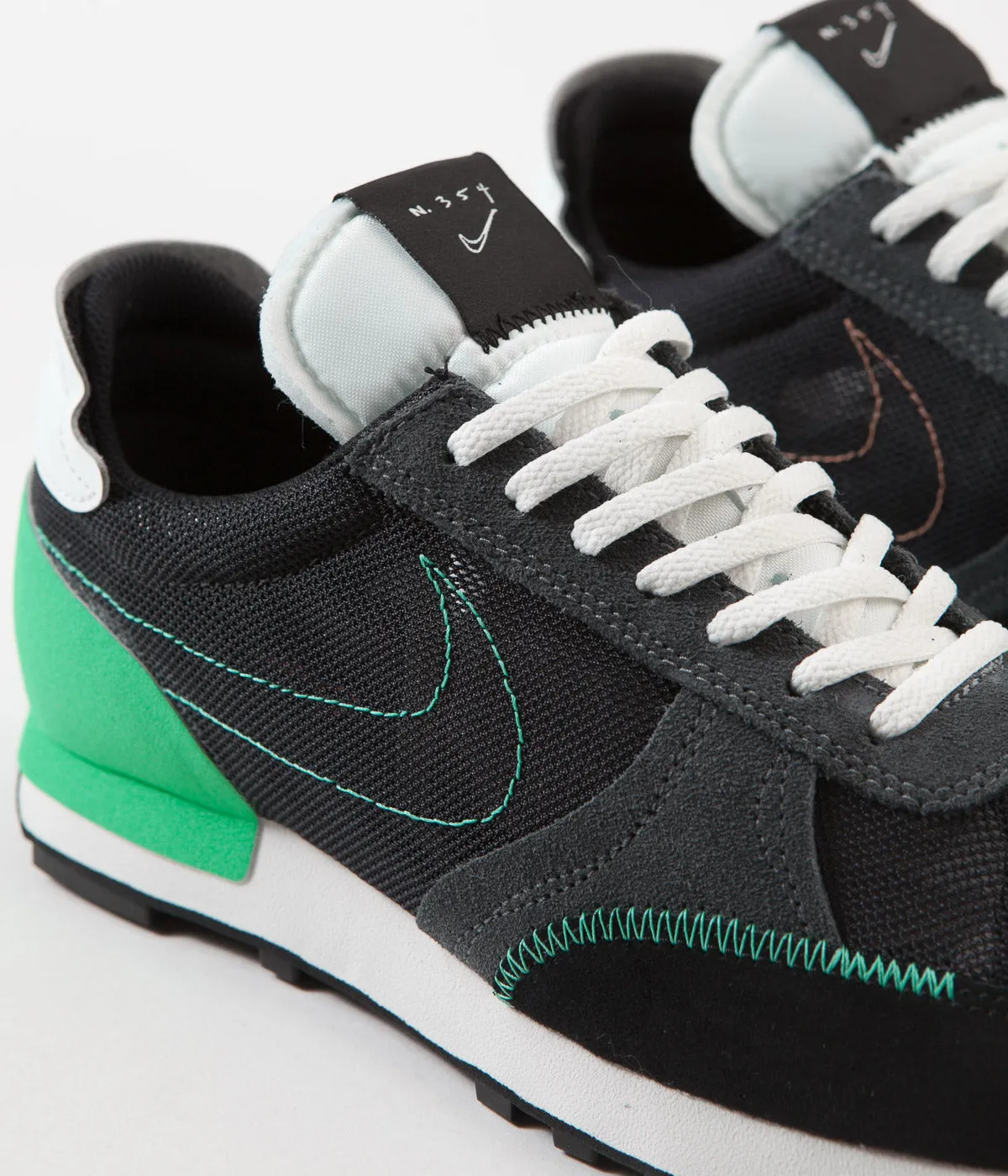 Nike Daybreak Type Shoes - Black / Menta - Summit White - Anthracite