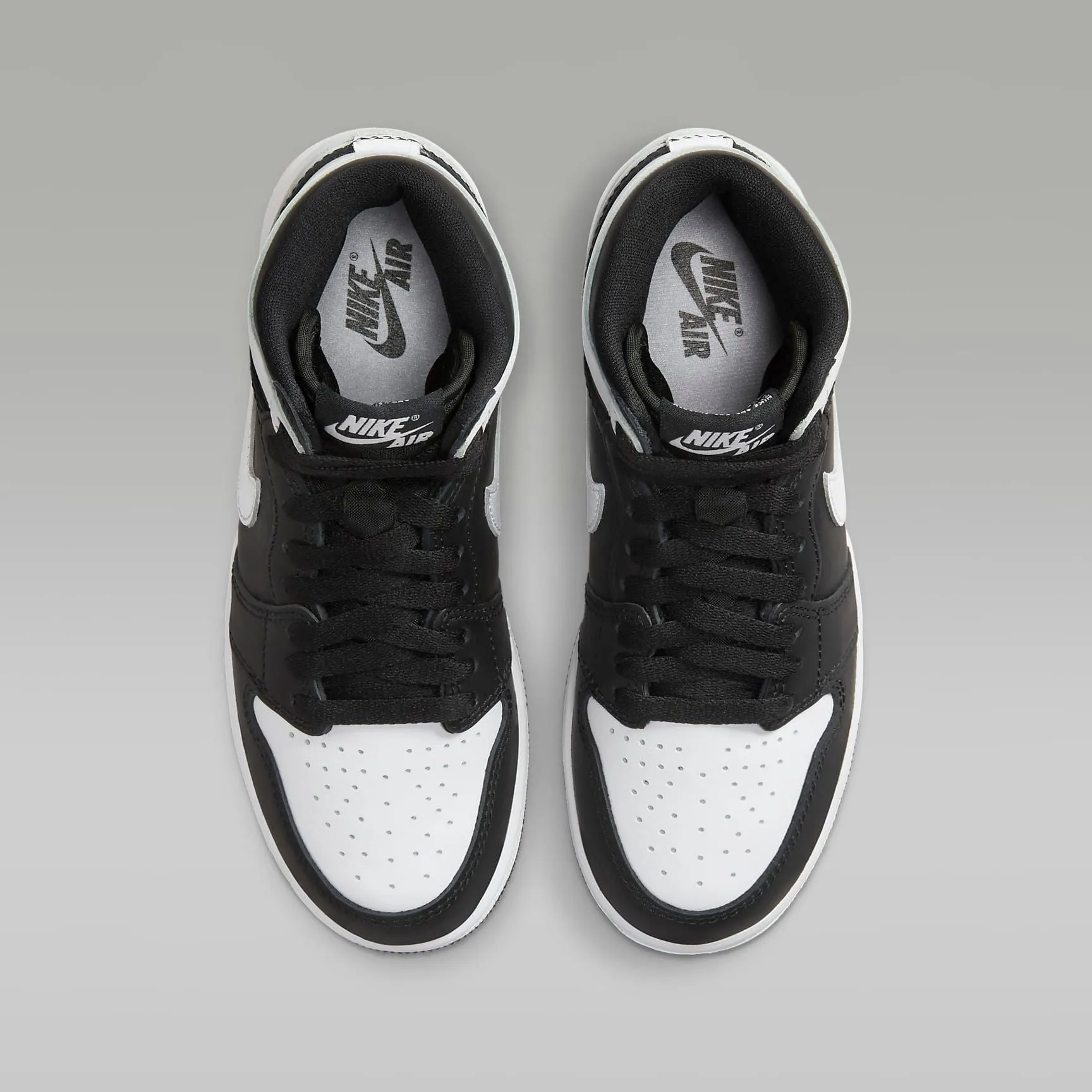 Nike Kid's Air Jordan 1 High OG Shoes - Black / White