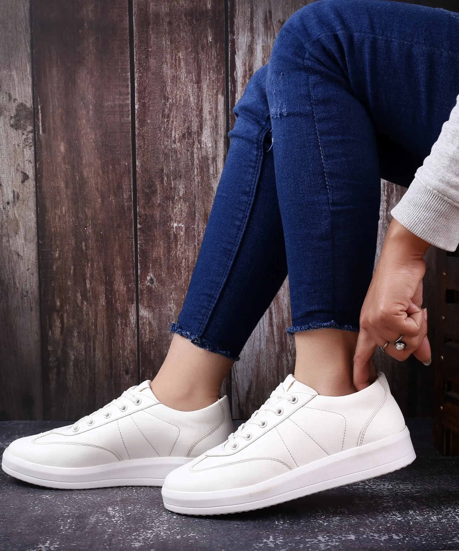 Women's Trendiest Casual Lace-up Shoes