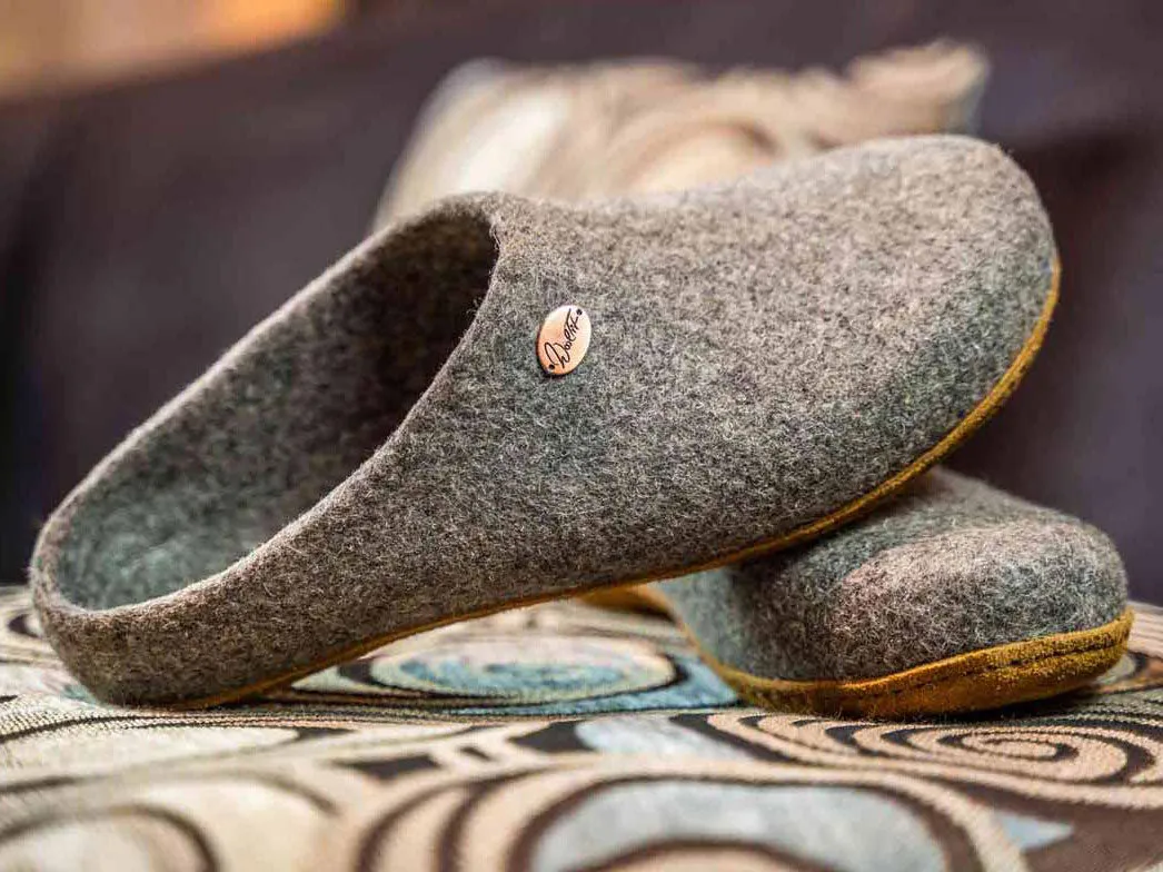 WoolFit® handmade Felt Slippers | Classic, light gray